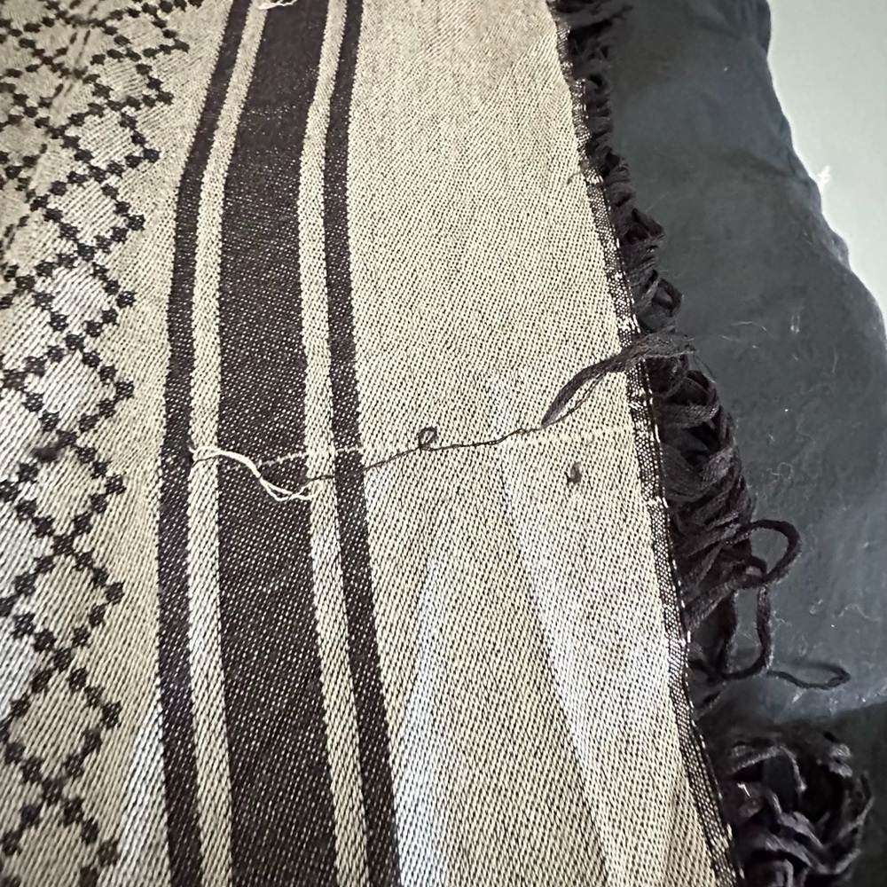 Authentic Brown Logo Gucci Scarf - Picture 4 of 6